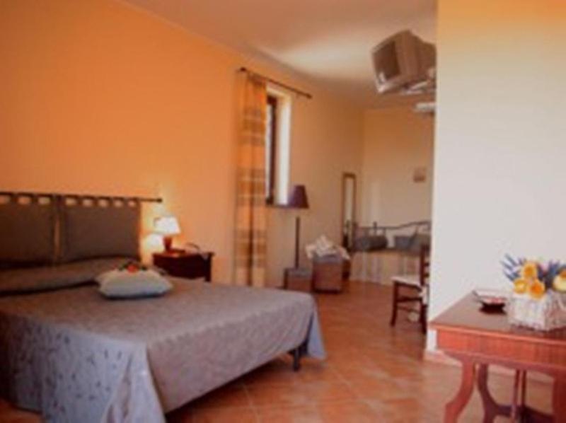 Residence Hotel La Commenda Montefiascone Exterior photo